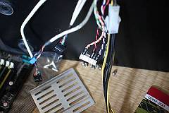 �����R�l�N�^�ɑ�����C�}�U�{��