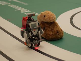 �������H